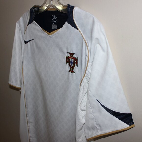 mint unworn Nike PORTUGAL 2004-06 away shirt soccer jersey Men's Medium GB 39/41 - Picture 13 of 16